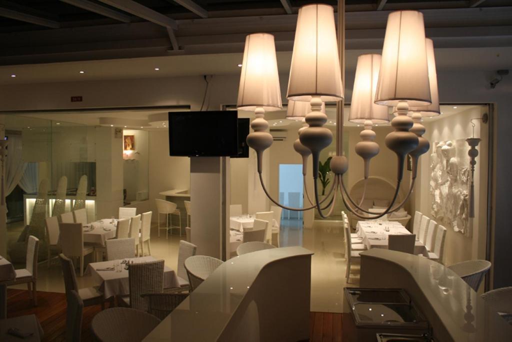 Hôtel Santi White à Phuket Extérieur photo