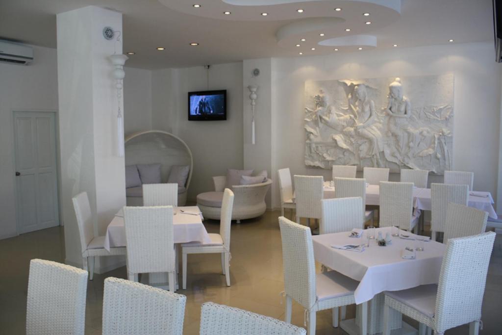 Hôtel Santi White à Phuket Extérieur photo