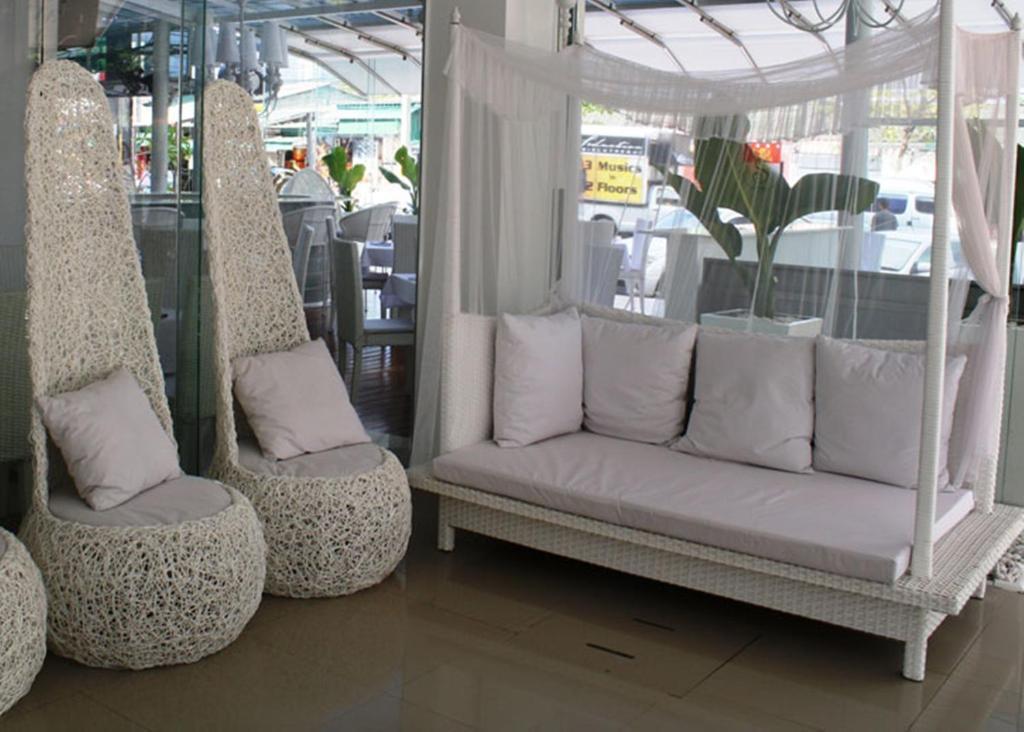 Hôtel Santi White à Phuket Extérieur photo